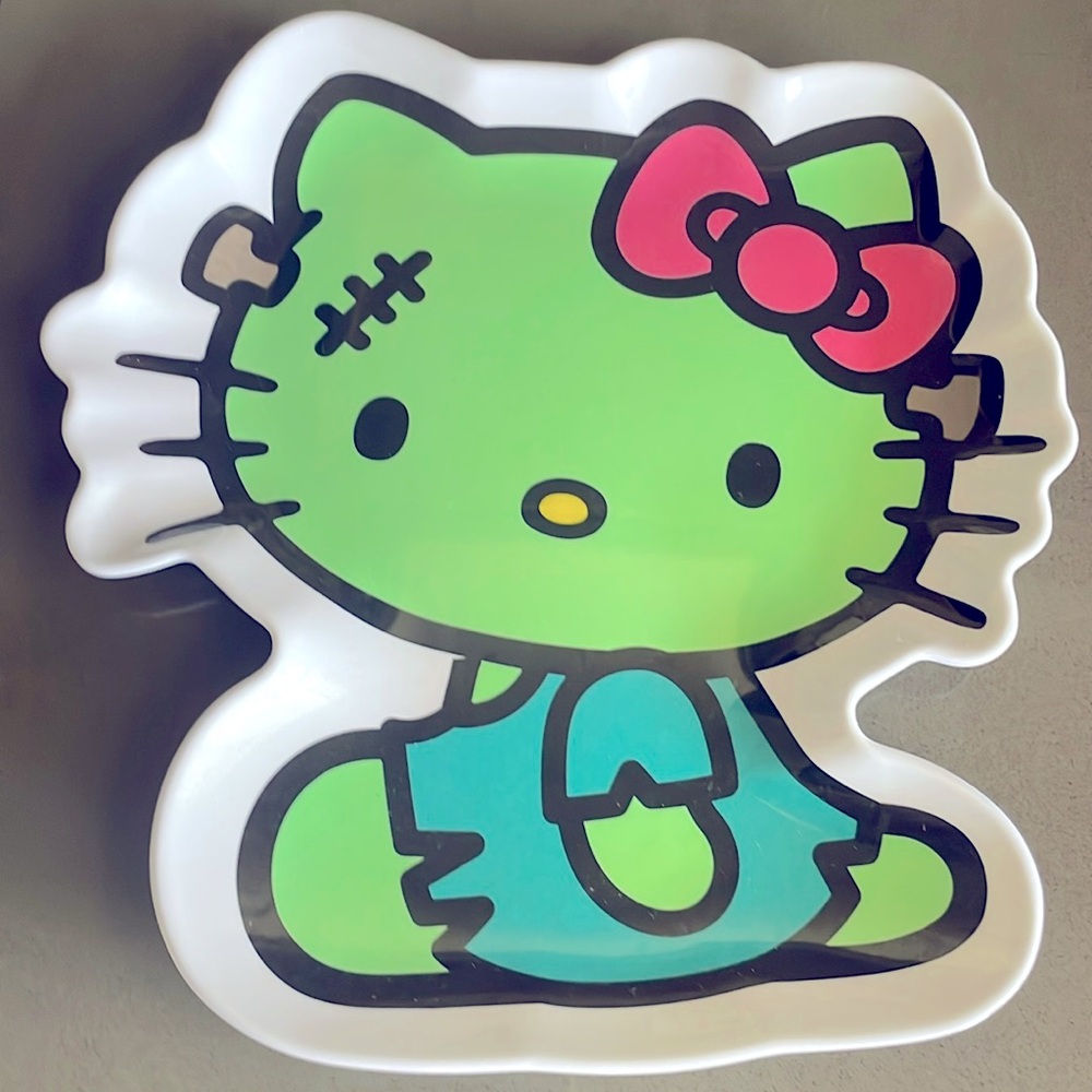 Hello Kitty by Sanrio Halloween Frankenstein platter plastic dish new